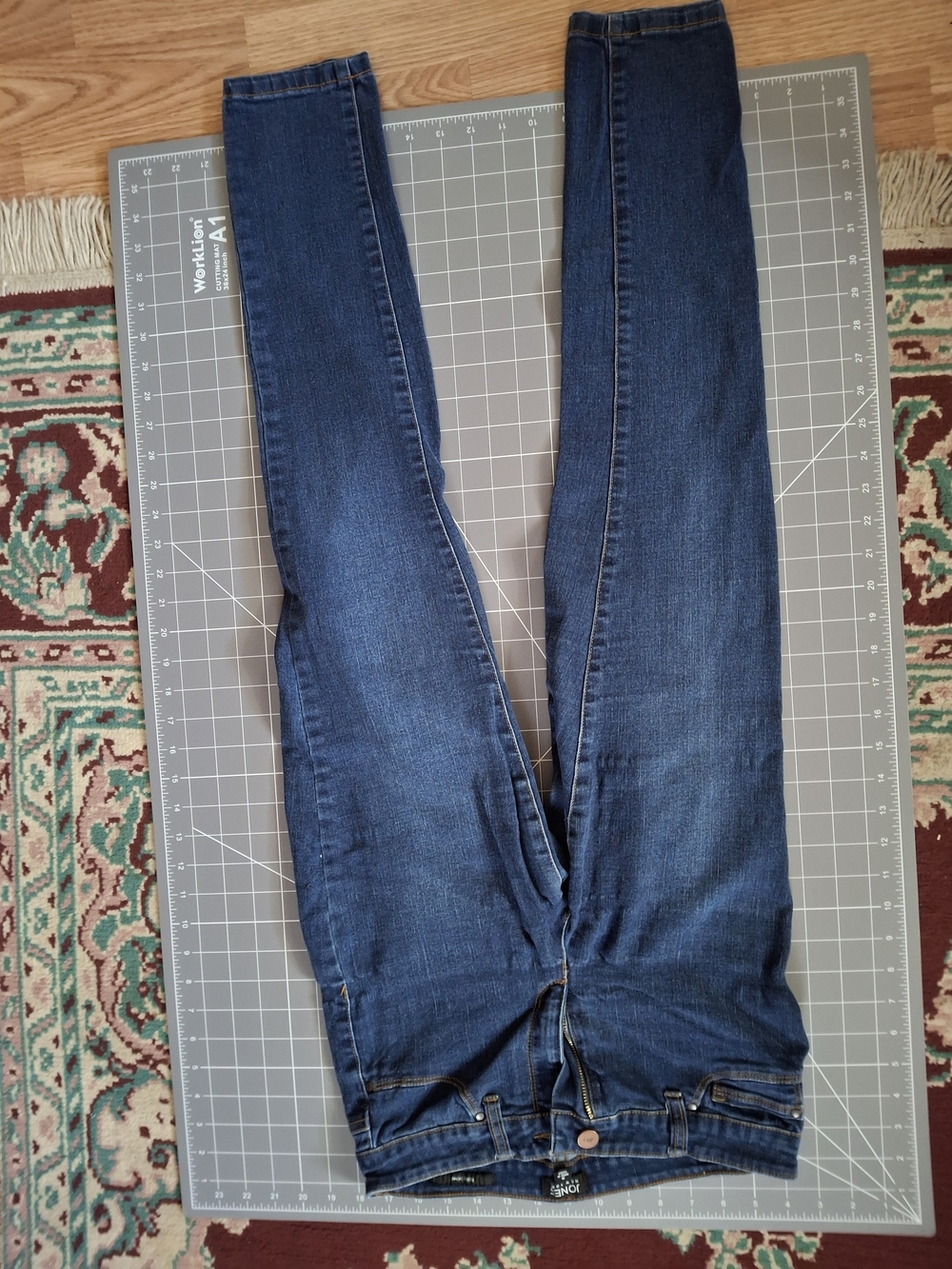 Jones New York Essex Skinny Dark Wash Jeans Size 6 (CFD046)